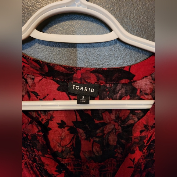 3X Torrid Ruched Blouse - Picture 2 of 8